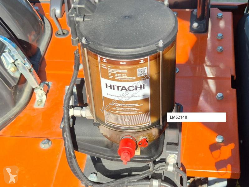 Екскаватор Hitachi ZX220W-7