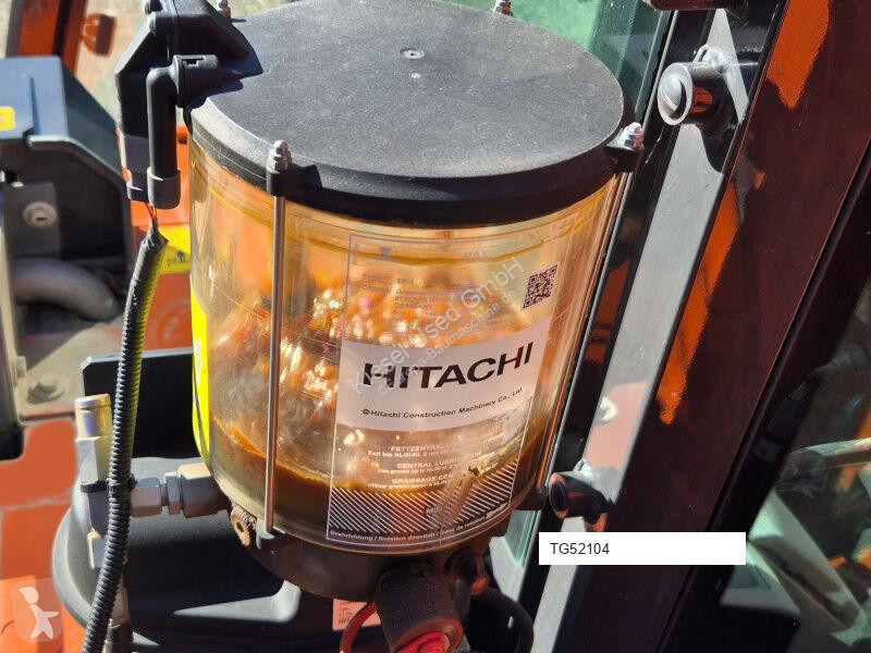 Екскаватор Hitachi