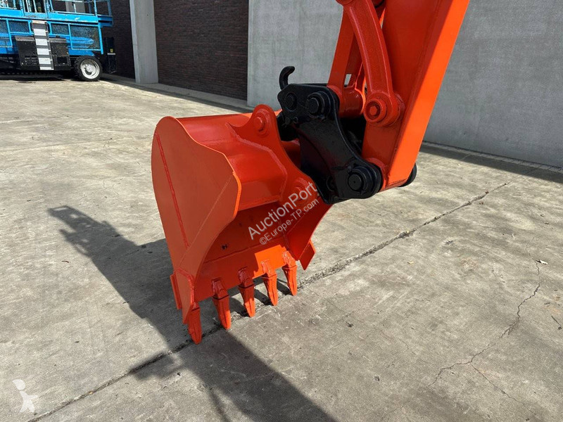 Excavadora Kubota KX165-5