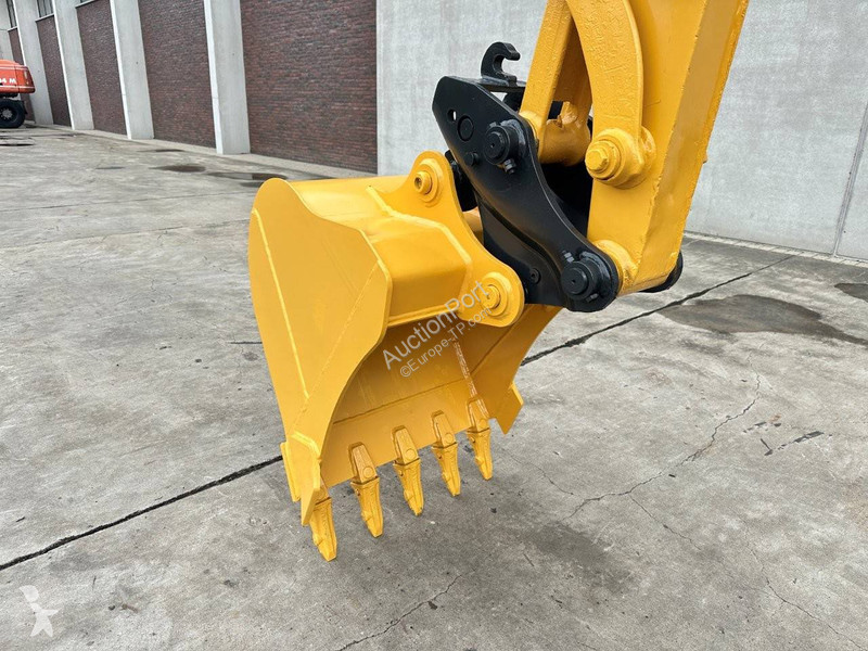 Екскаватор Komatsu