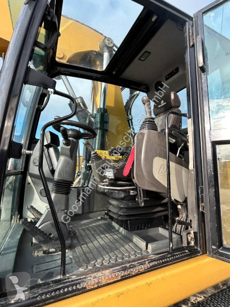 Екскаватор Caterpillar F