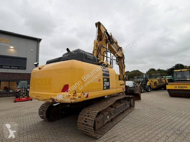 Экскаватор Komatsu LC11
