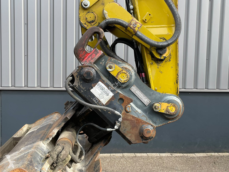 Escavadora Caterpillar D