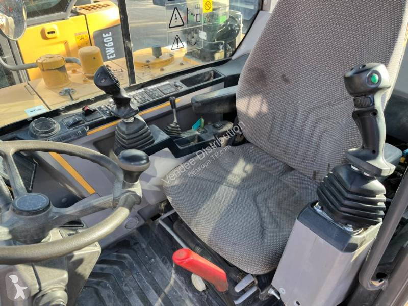 Экскаватор Volvo EW60E