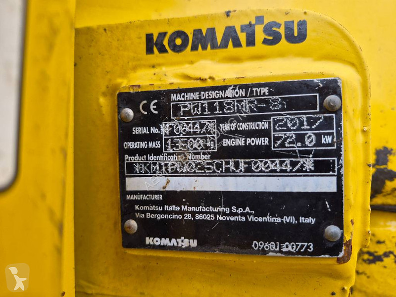 Экскаватор Komatsu MR8