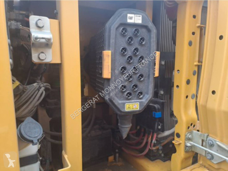 Escavadora Caterpillar