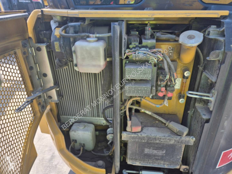 Escavadora Caterpillar 302.7-07CR