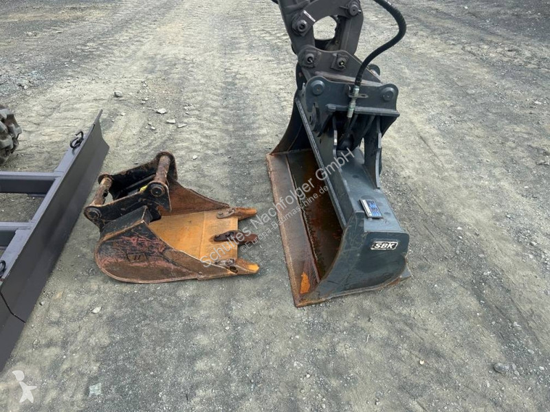 جرافة Volvo EC 18 E