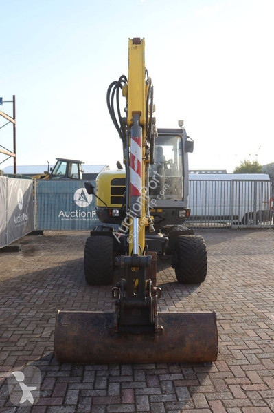 جرافة Neuson 6503