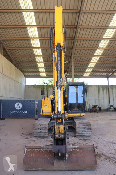 جرافة JCB