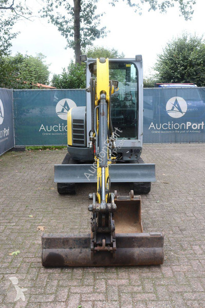 جرافة Neuson EZ26