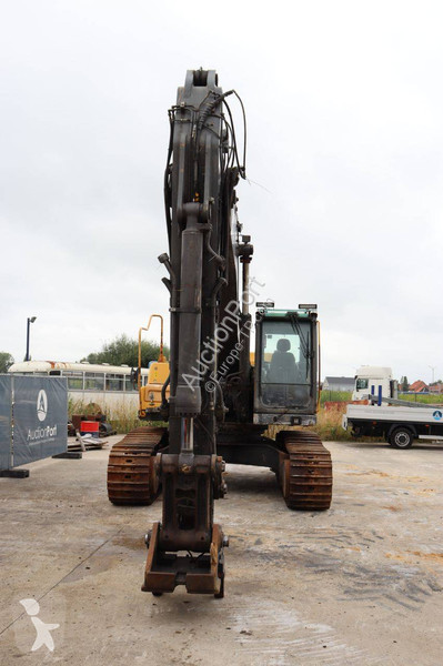 جرافة Volvo L