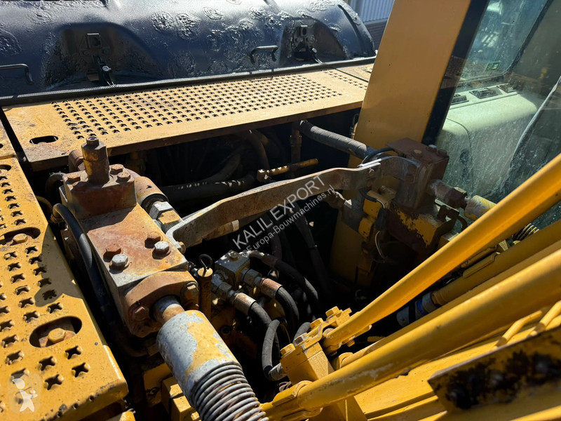 جرافة Caterpillar Excavator - 23.9T - Hammer...