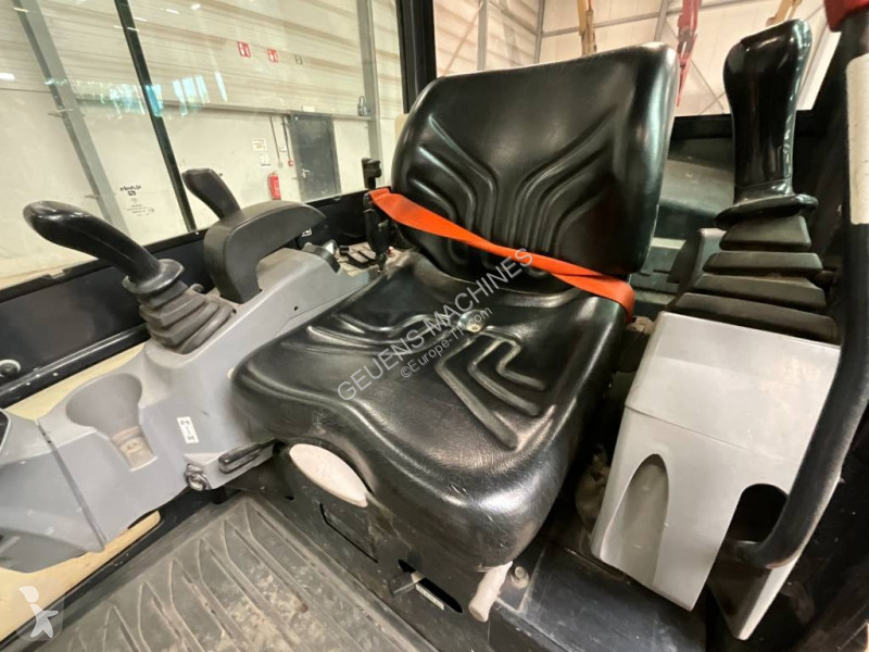 جرافة Kubota 0164