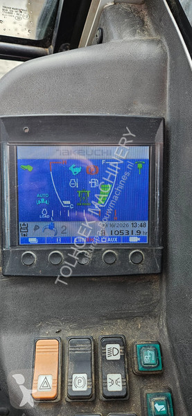 جرافة Takeuchi TB 295W