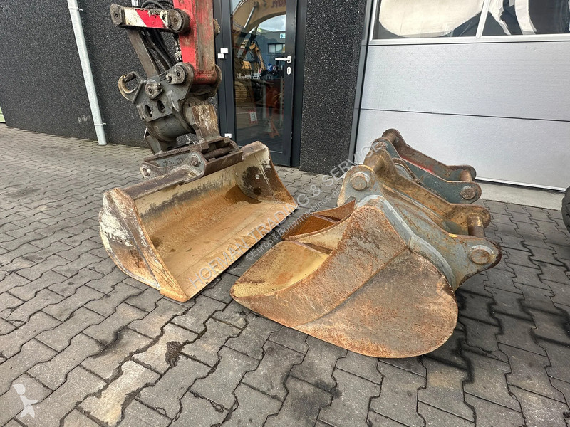 جرافة Wacker Neuson 2