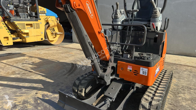 Lopatový nakládač Hitachi ZX19U-5A YR