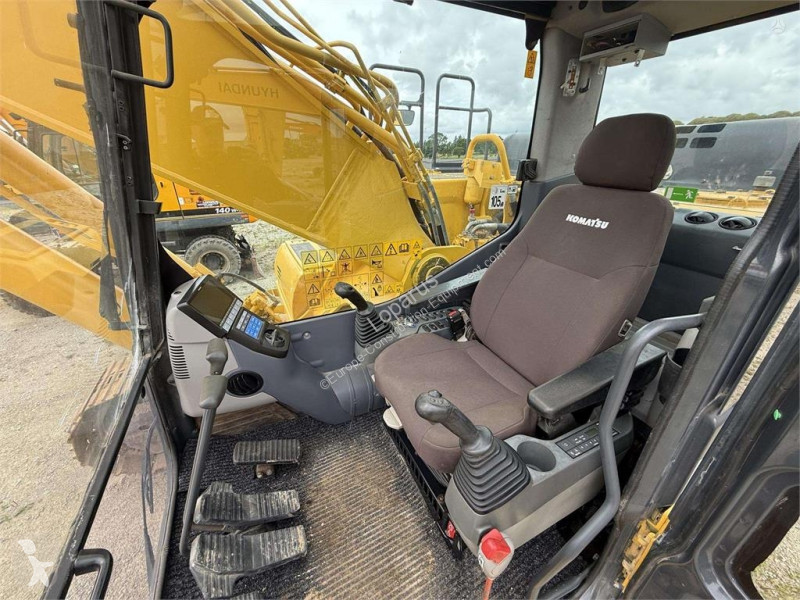 جرافة Komatsu