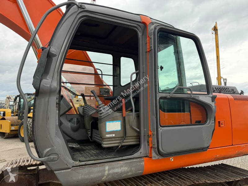 جرافة Hitachi ZX210 LC1