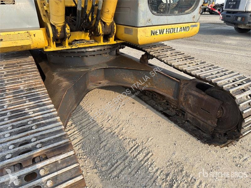 Skovel New Holland Kobelco E215B Tracked Excavator