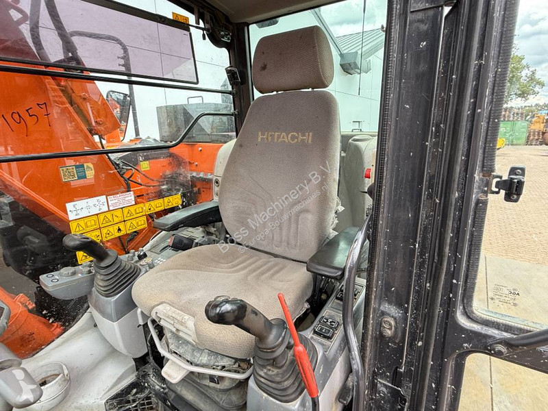 جرافة Hitachi - Hammer Lines / Automatic Greasing