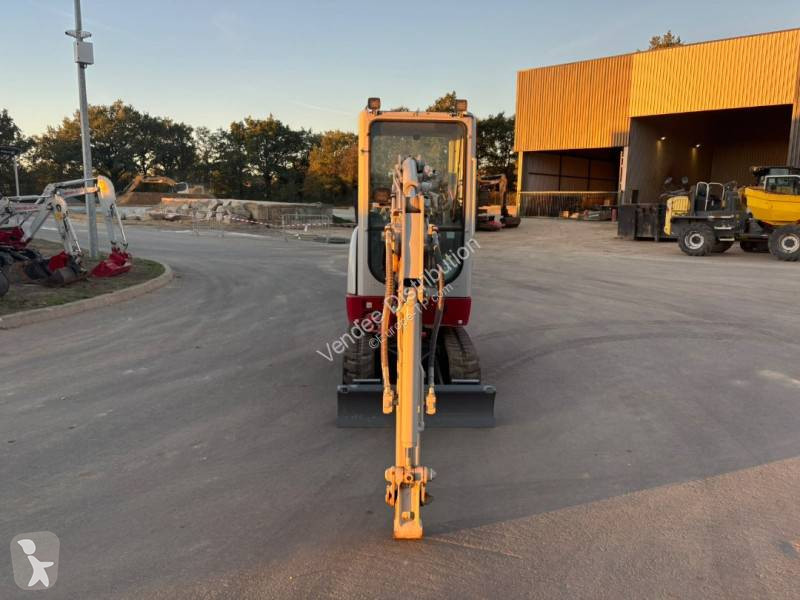 Skovel Takeuchi TB225