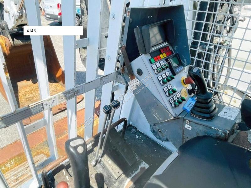Skovel Terex TE210
