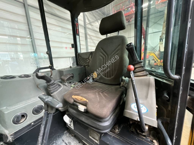 Lopatový nakládač Yanmar Vio 57-U