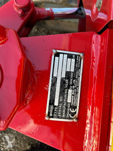 Escavadora Takeuchi