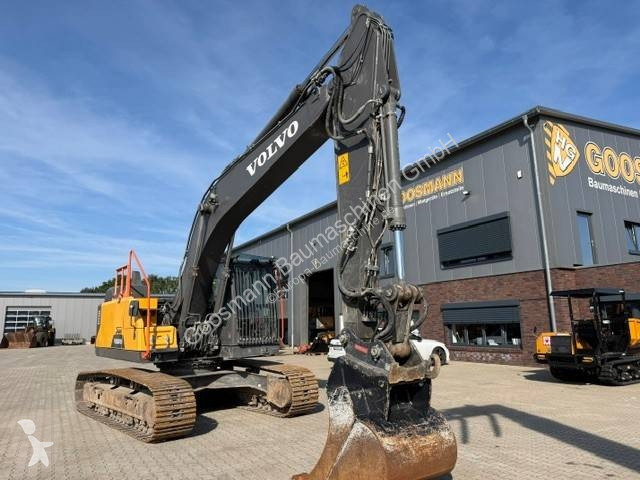 Багер Volvo EC 220 E