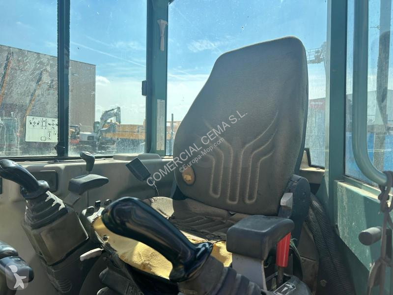 جرافة Yanmar  Vio55