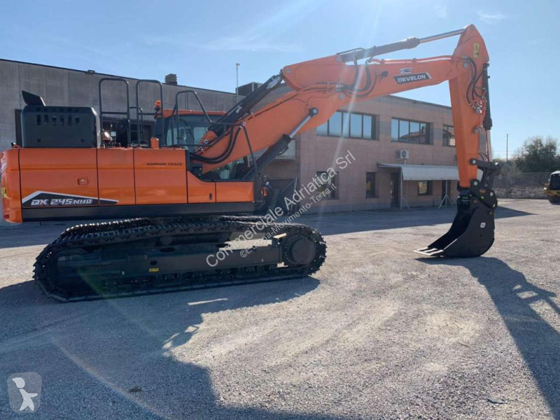 Pelle Develon DX245 NHD