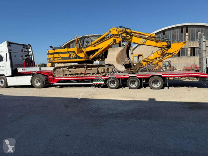 جرافة JCB 220
