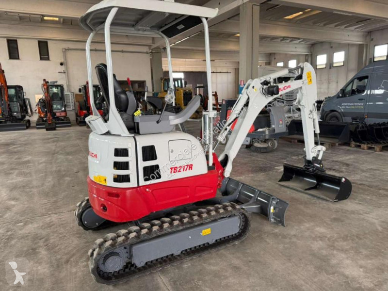 Pelle Takeuchi TB217-R