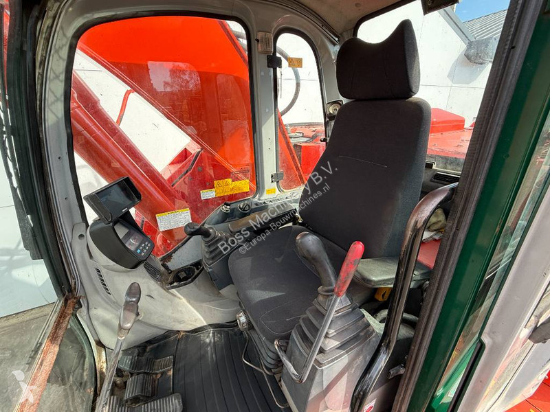 Pelle New Holland Kobelco E235B SR2 - 360°...