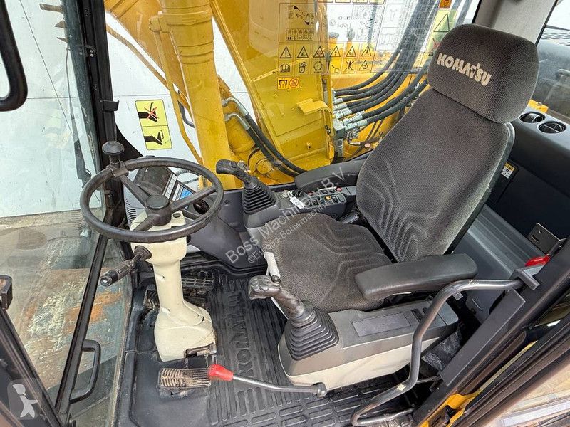 Pelle Komatsu - Triple Boom / Blade / Hammer Lines