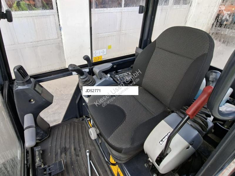 Багер Hitachi ZX19U-6