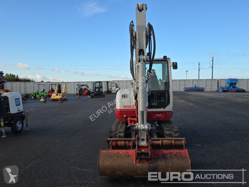 Pelle Takeuchi 2
