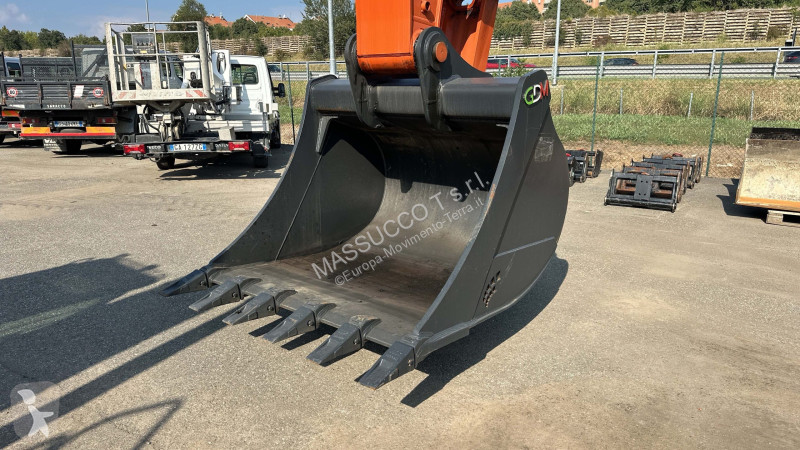 Pelle Hitachi 7