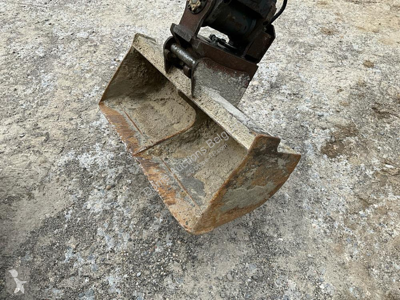 Pelle Takeuchi TB216