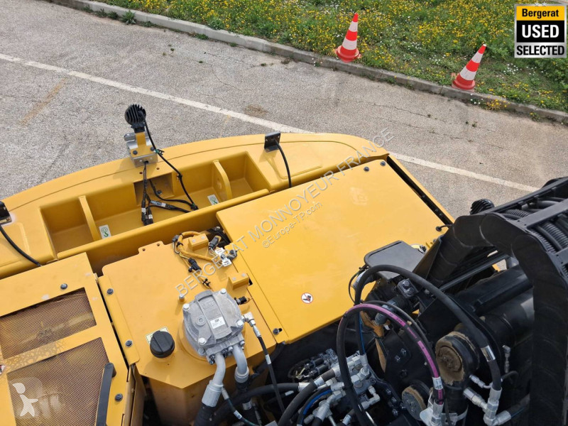 Pelle Caterpillar MH3024