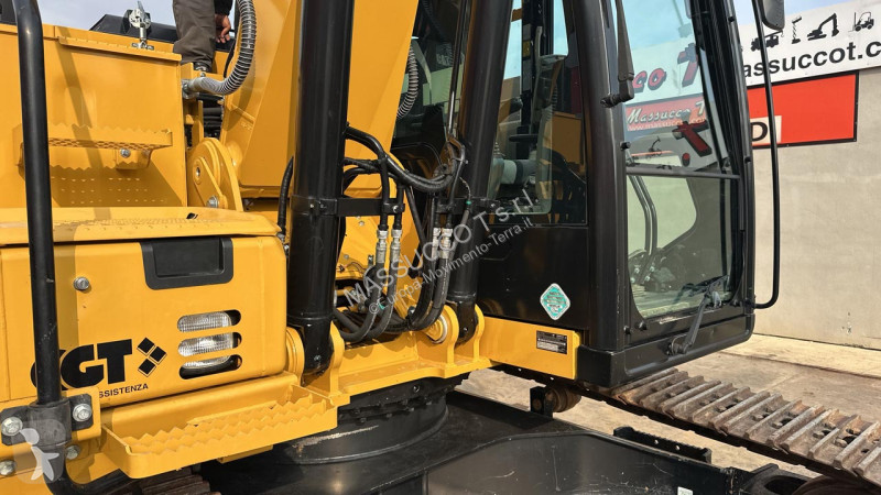 Багер Caterpillar 318FL
