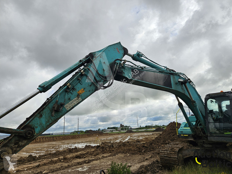 جرافة Kobelco LC10