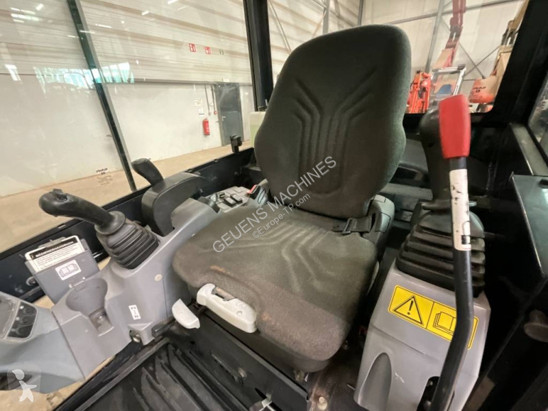 Багер Kubota 0194