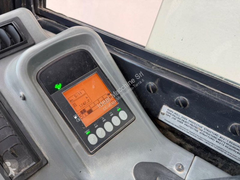 جرافة Yanmar
