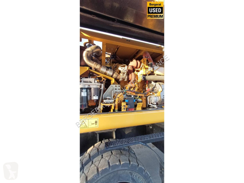 Excavator Caterpillar MH3024