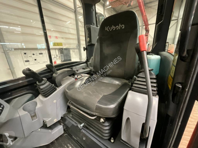 Багер Kubota 0574