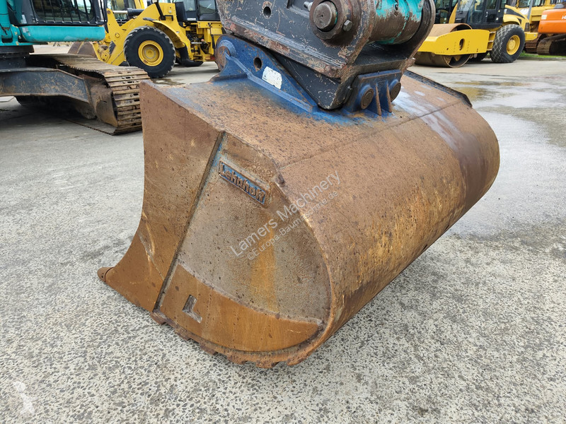 جرافة Kobelco SK350 NLC-9 .