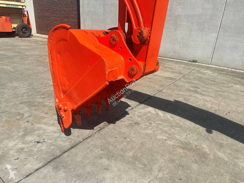 Багер Kubota KX185-3