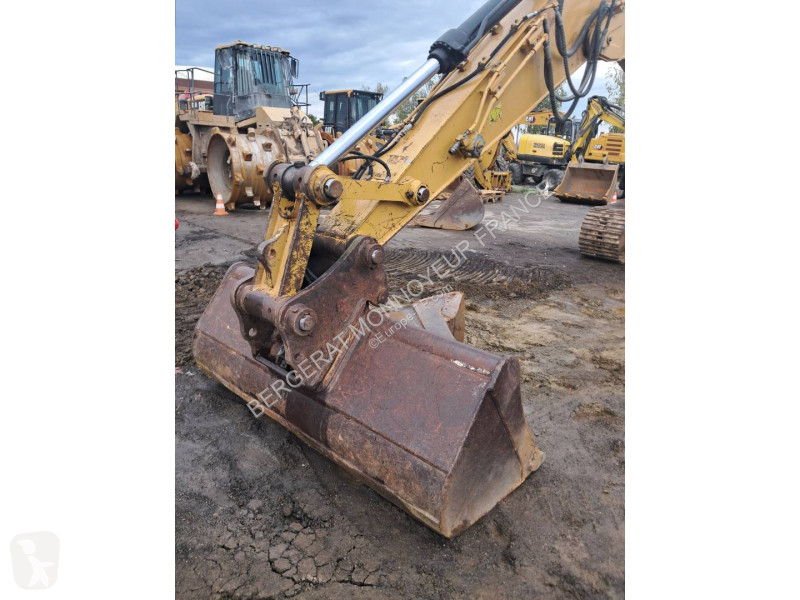Excavator Caterpillar